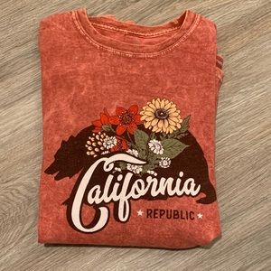 •4 for $18• Graphic Long Sleeve